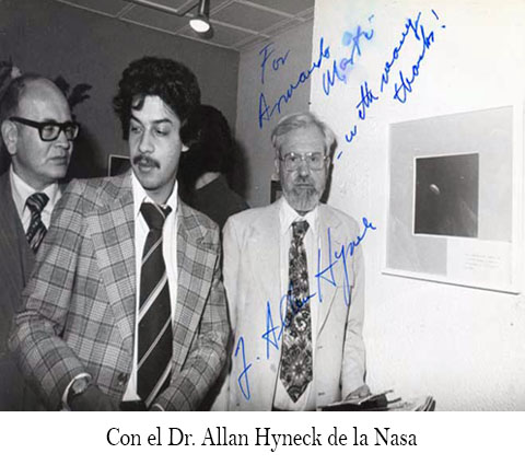 Con el Dr. Allan Hyneck de la Nasa